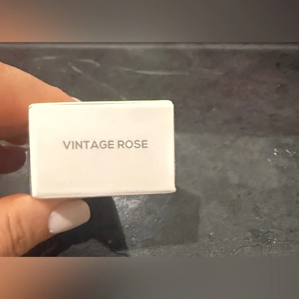 True + Luscious Cream Lipstick
